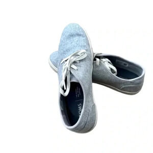 Toms Carlo Men’s Low Top Light Gray Casual Lace Up Shoes Size M9 GUC